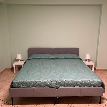 Casa Vacanza Donna Laura Barcellona-Pozzo di Gotto Extérieur photo