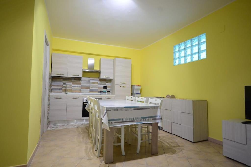 Casa Vacanza Donna Laura Barcellona-Pozzo di Gotto Extérieur photo
