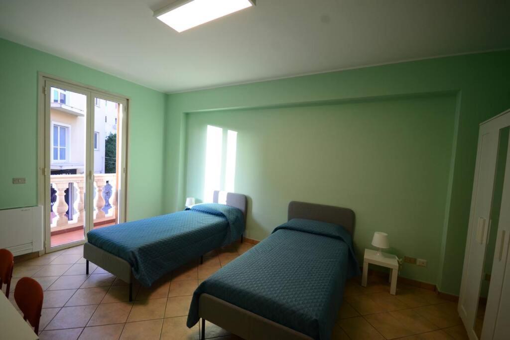Casa Vacanza Donna Laura Barcellona-Pozzo di Gotto Extérieur photo