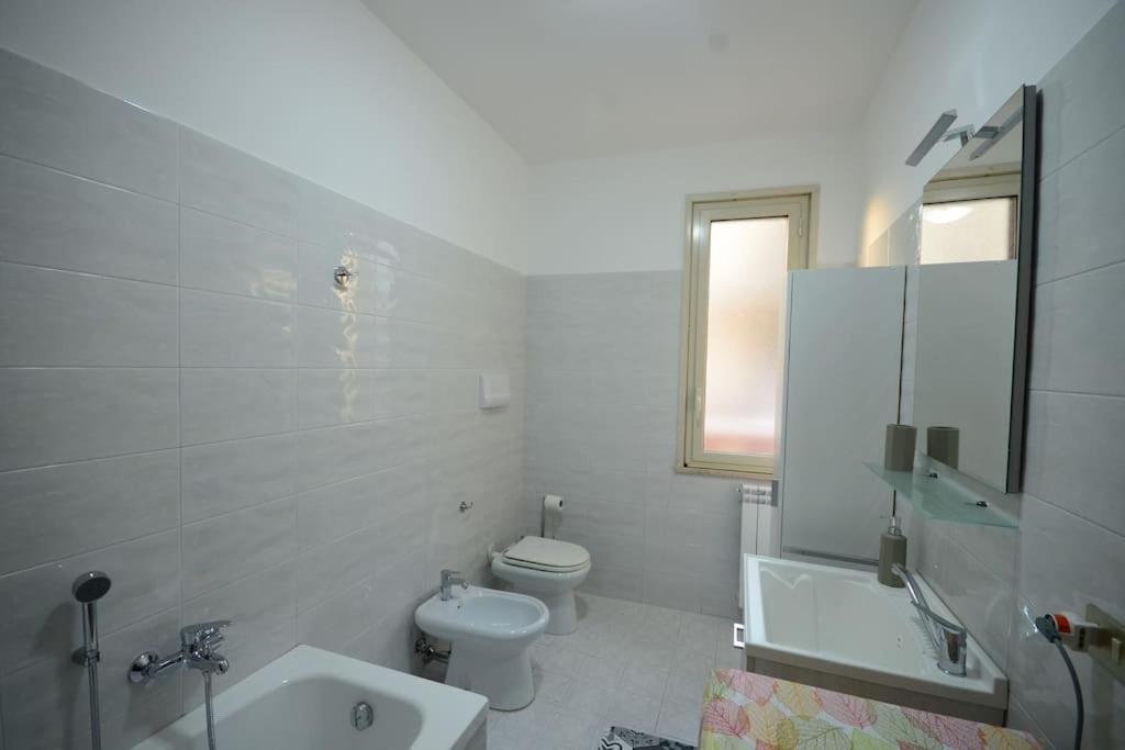 Casa Vacanza Donna Laura Barcellona-Pozzo di Gotto Extérieur photo