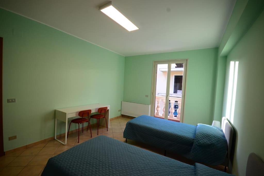 Casa Vacanza Donna Laura Barcellona-Pozzo di Gotto Extérieur photo