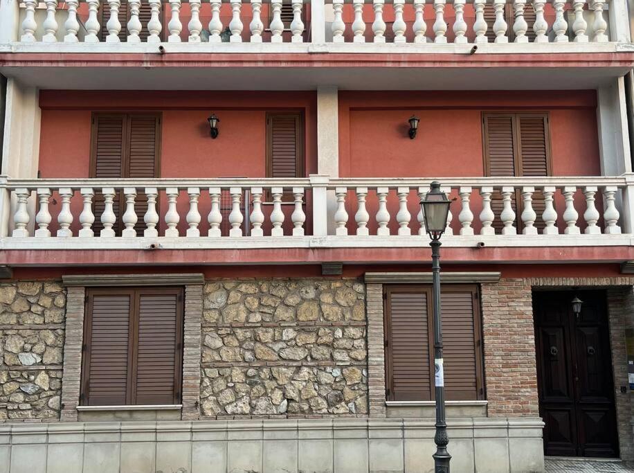 Casa Vacanza Donna Laura Barcellona-Pozzo di Gotto Extérieur photo