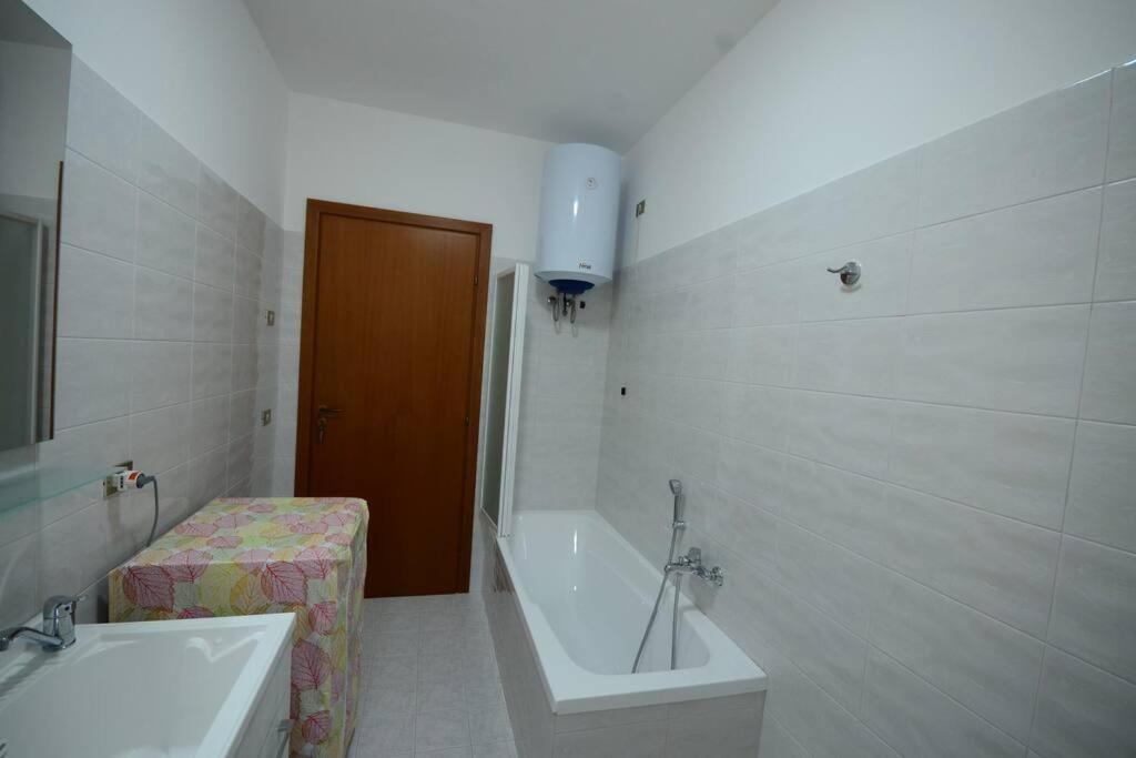 Casa Vacanza Donna Laura Barcellona-Pozzo di Gotto Extérieur photo