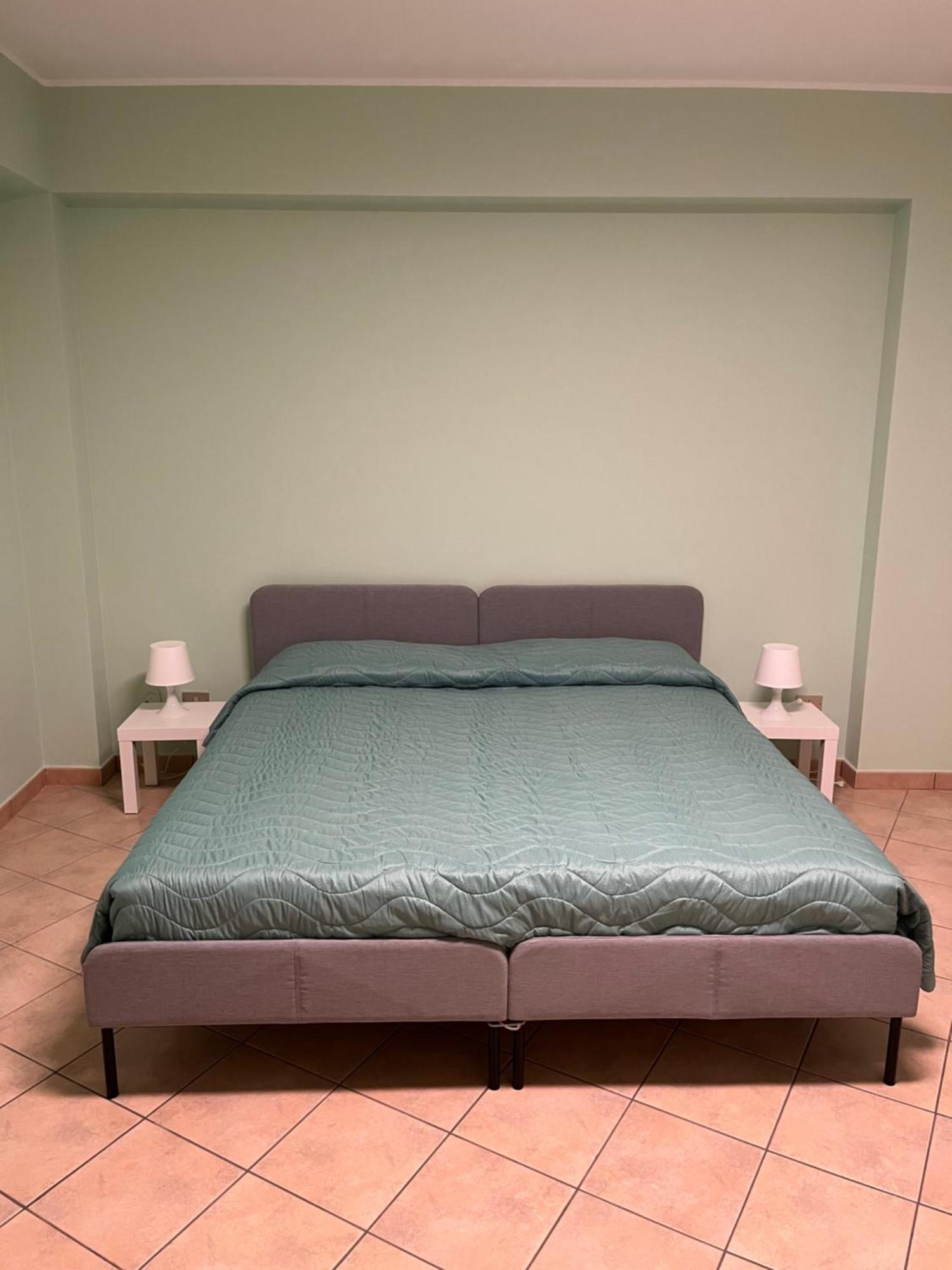 Casa Vacanza Donna Laura Barcellona-Pozzo di Gotto Extérieur photo